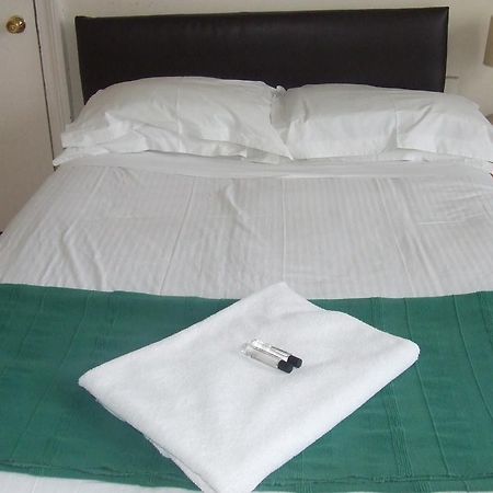 Cedars House Hotel Croydon Bagian luar foto