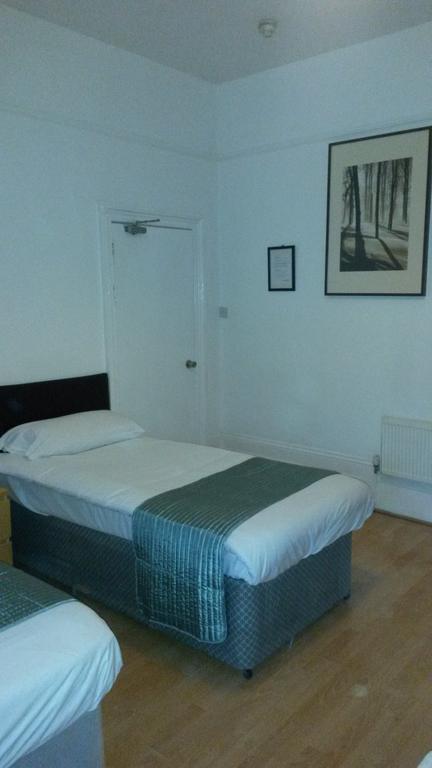 Cedars House Hotel Croydon Ruang foto