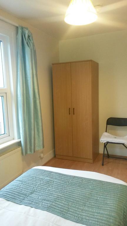 Cedars House Hotel Croydon Ruang foto