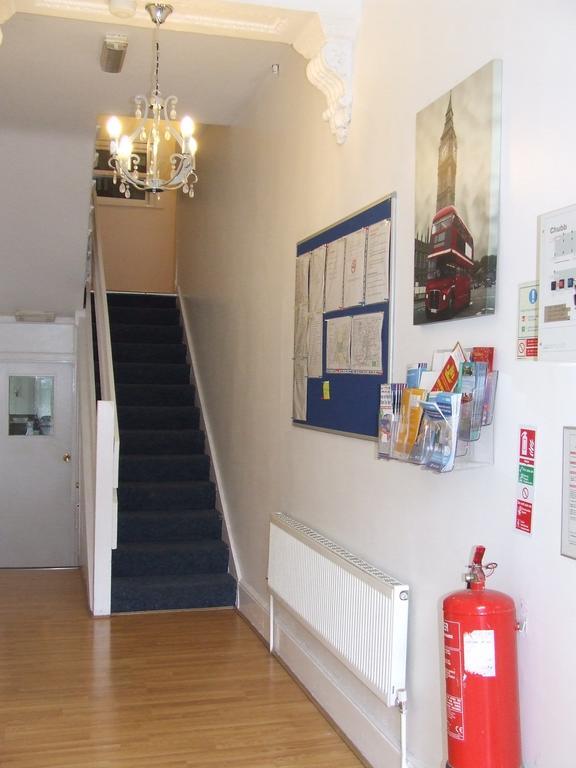 Cedars House Hotel Croydon Bagian luar foto