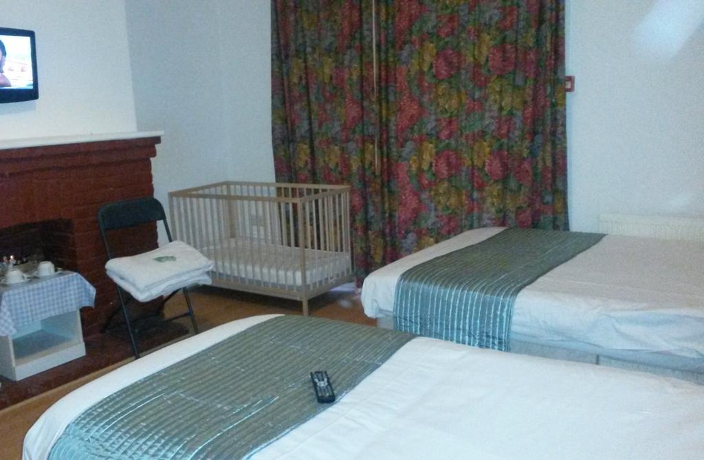 Cedars House Hotel Croydon Ruang foto