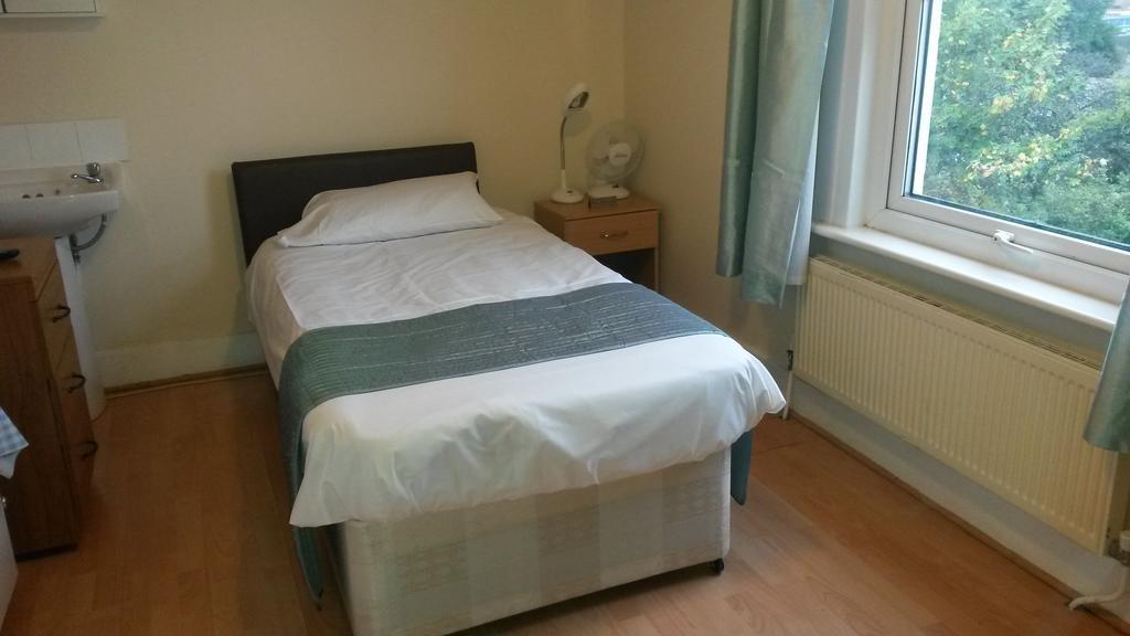 Cedars House Hotel Croydon Ruang foto