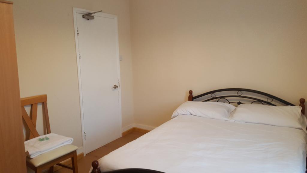 Cedars House Hotel Croydon Bagian luar foto