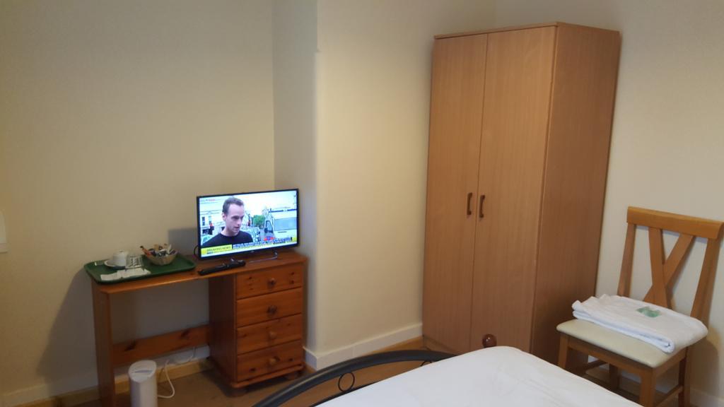 Cedars House Hotel Croydon Bagian luar foto